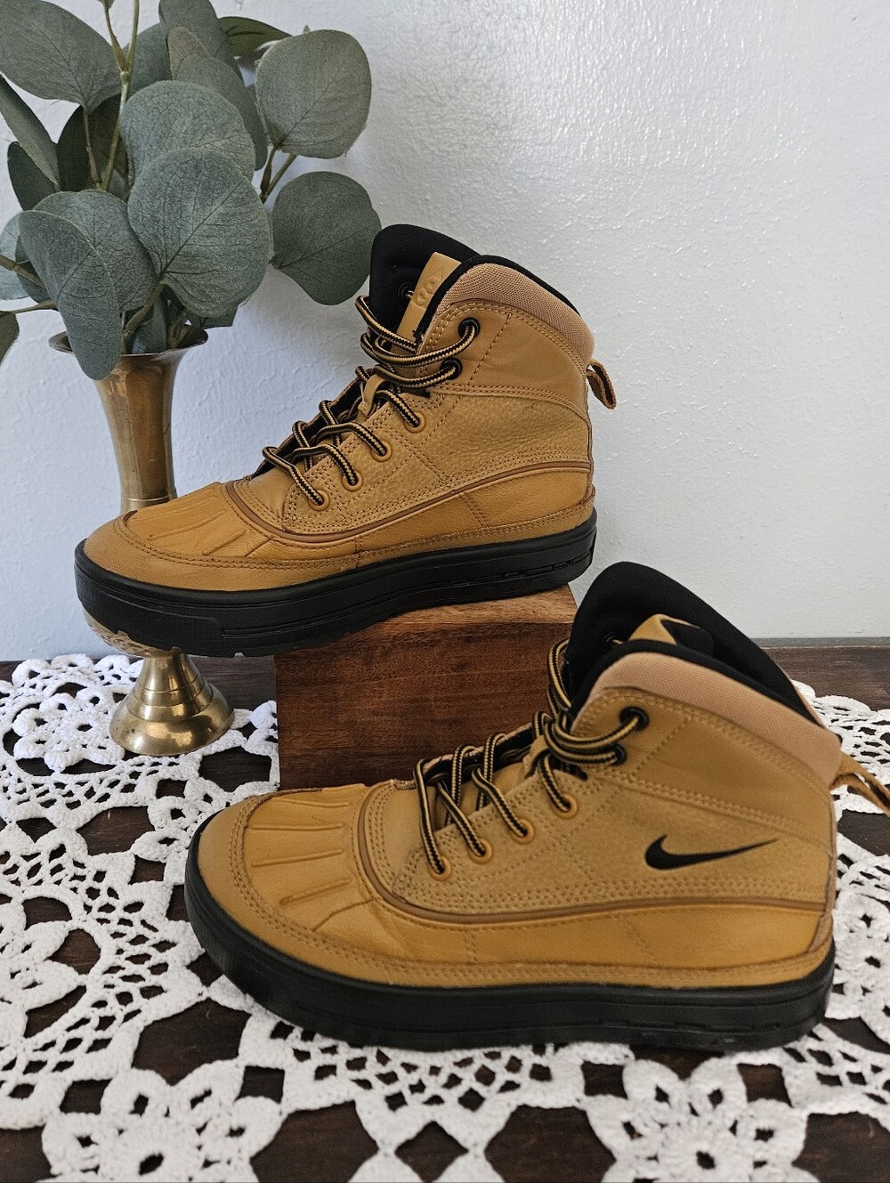 Nike ACG Woodside 2 High Duck Boots Wheat Gold Gorpcore Winter Utility Size 3.5Y